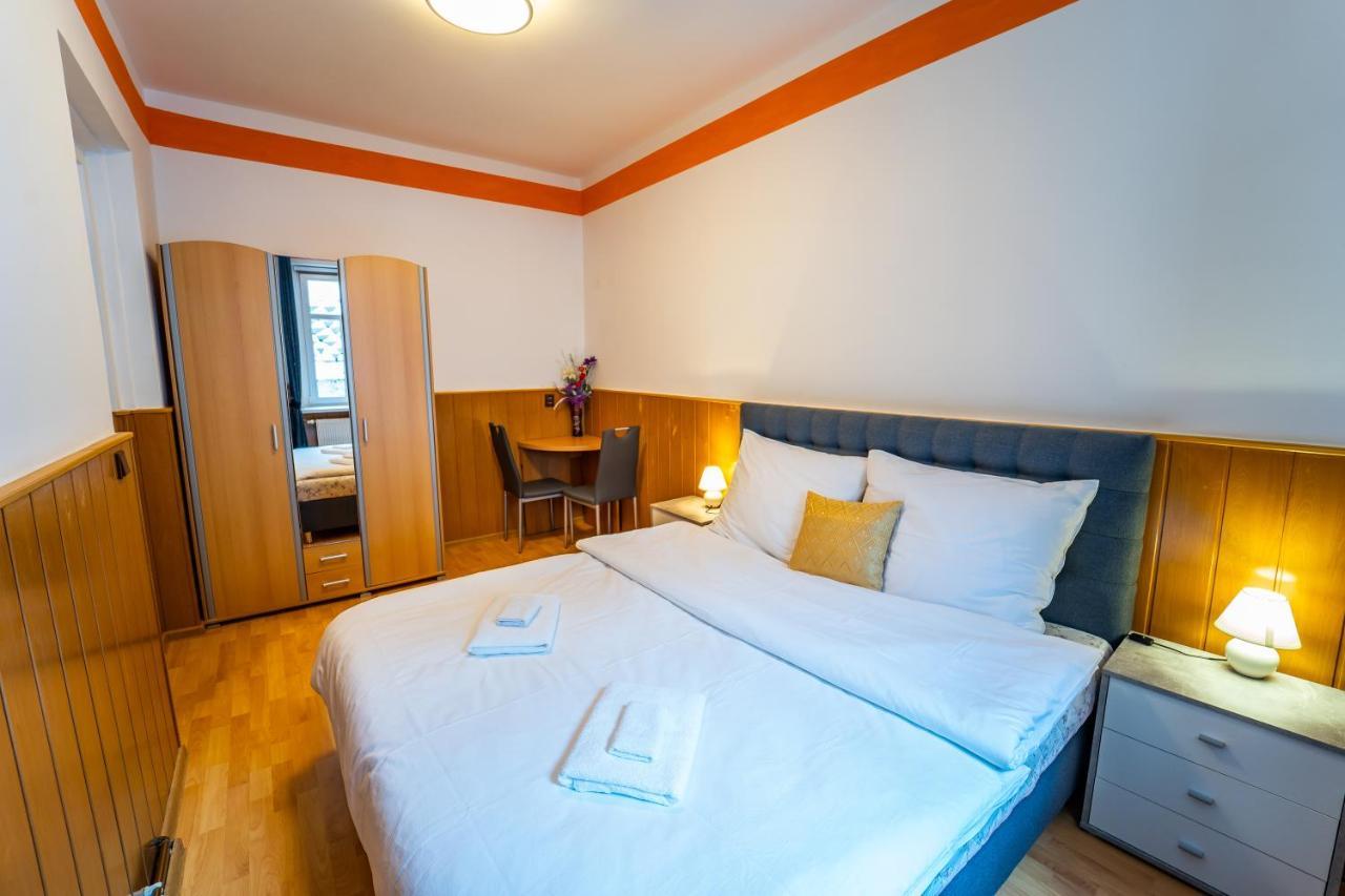 Tuan Long Apartments Яхимів Екстер'єр фото