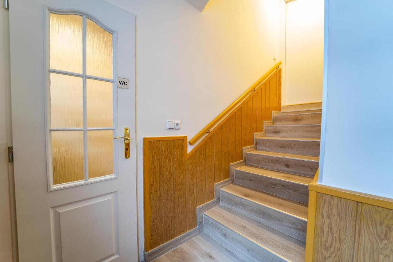 Tuan Long Apartments Яхимів Екстер'єр фото