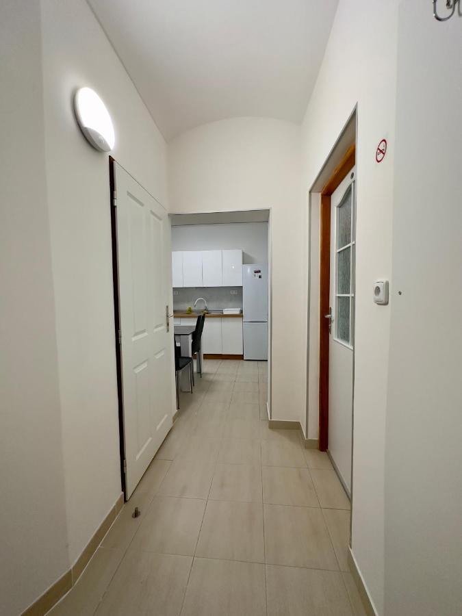 Tuan Long Apartments Яхимів Екстер'єр фото